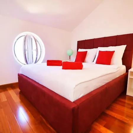 In With Pool And Sea Views Apartment