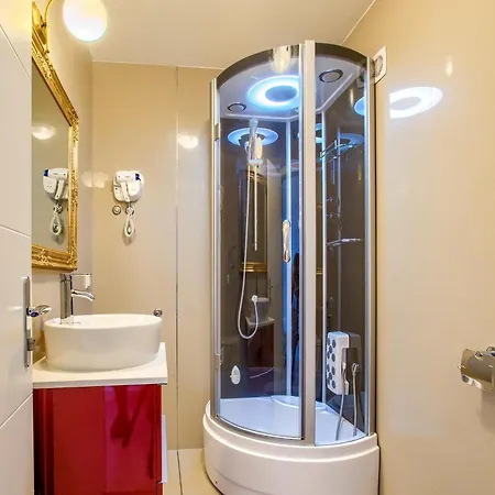 Apartment In With Pool And Sea Views *