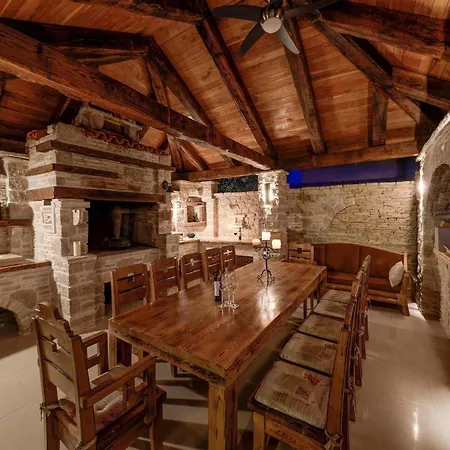 In With Pool And Sea Views * Murter