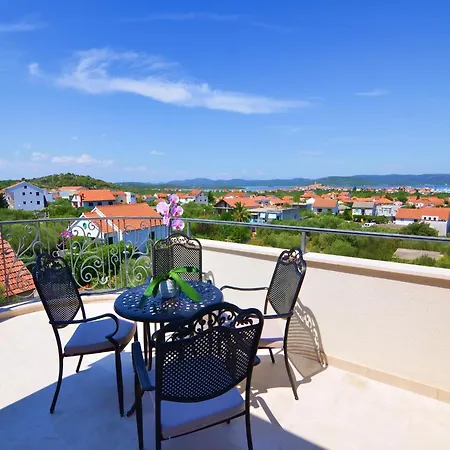 Apartment In With Pool And Sea Views Murter