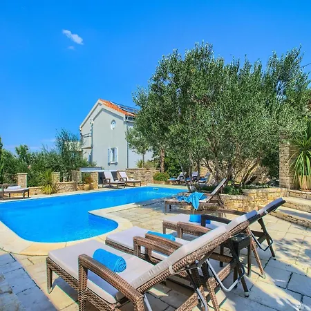 In With Pool And Sea Views