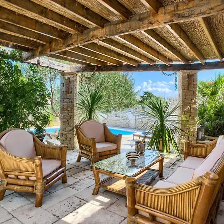 In With Pool And Sea Views